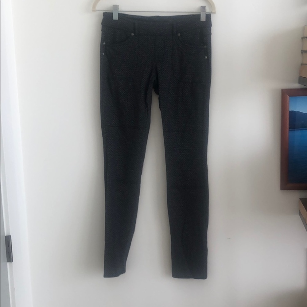 Women’s Athleta Patterened Black Jeggings - size S